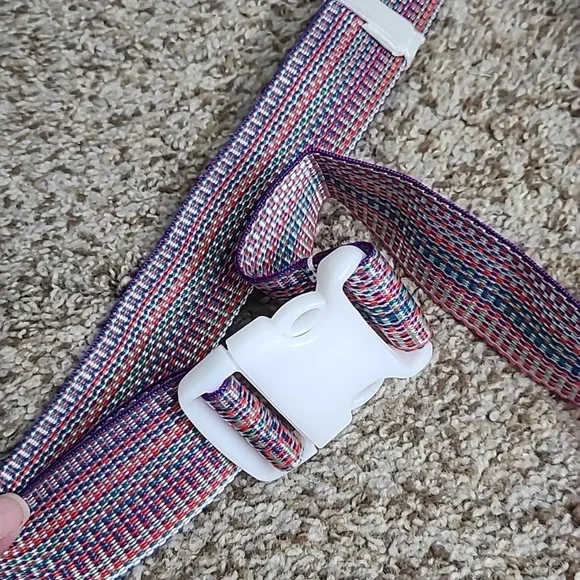 JanSport White Sling Bag Durable and Sporty - Picture 4 of 5